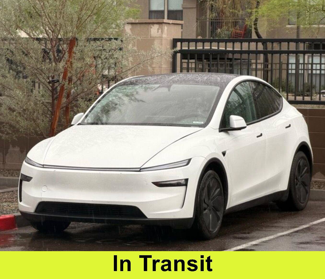 Used 2026 Tesla Model Y Long Range RWD image 1