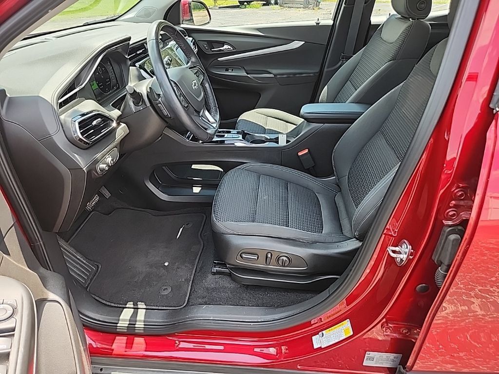 Used 2023 Chevrolet Bolt EUV LT w/ Comfort Package FWD image 31