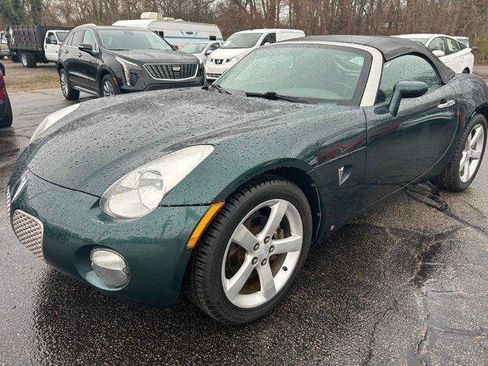 Used 2008 Pontiac Solstice Convertible w/ Premium Package RWD image 3