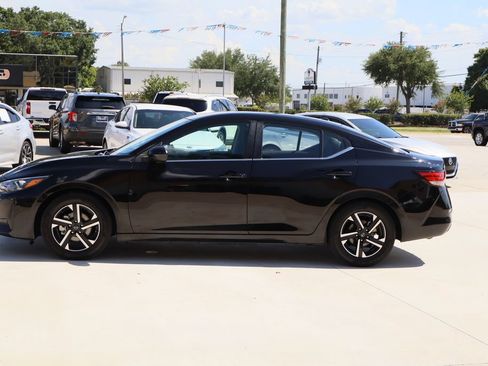 Used 2024 Nissan Sentra SV FWD image 6