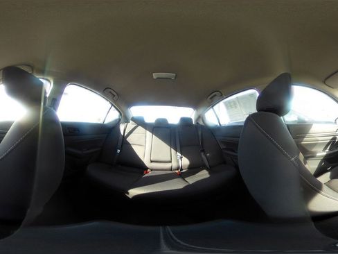 Used 2025 Nissan Altima 2.5 SV image 42