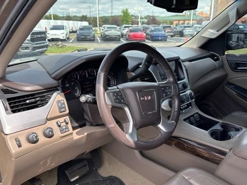 Used 2016 GMC Yukon XL SLT w/ Open Road Package AWD/4WD image 14