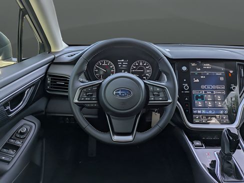 Used 2025 Subaru Outback Premium AWD/4WD image 15