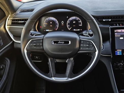 New 2025 Jeep Grand Cherokee L Limited AWD/4WD image 17