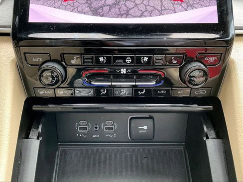 Certified 2024 Jeep Grand Cherokee Limited w/ Luxury Tech Group II AWD/4WD image 20