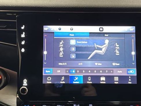 Used 2024 Jeep Wagoneer Series II image 18