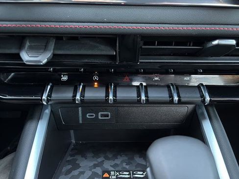 Used 2023 Chevrolet Colorado Z71 w/ Z71 Convenience Package 2 image 23