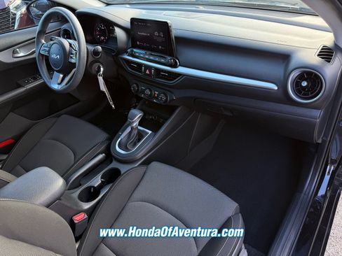 Used 2023 Kia Forte LXS w/ LXS Technology Package FWD image 10