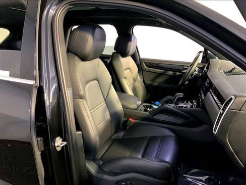 Certified 2022 Porsche Cayenne image 18
