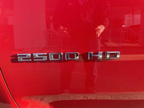 Used 2025 Chevrolet Silverado 2500 LT w/ Convenience Package image 28