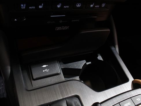 Used 2022 Lexus ES 300h Ultra Luxury w/ Accessory Package 2 FWD image 71