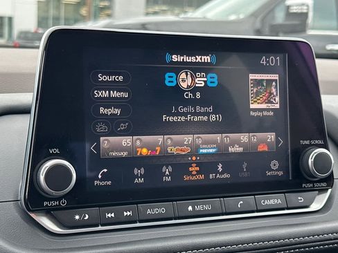 Used 2023 Nissan Rogue SV image 19