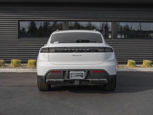 Used 2025 Porsche Macan 4 Electric image 29