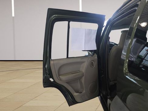 Used 2007 Jeep Liberty Sport AWD/4WD image 25