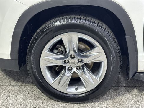 Used 2015 Toyota Highlander Limited AWD/4WD image 24