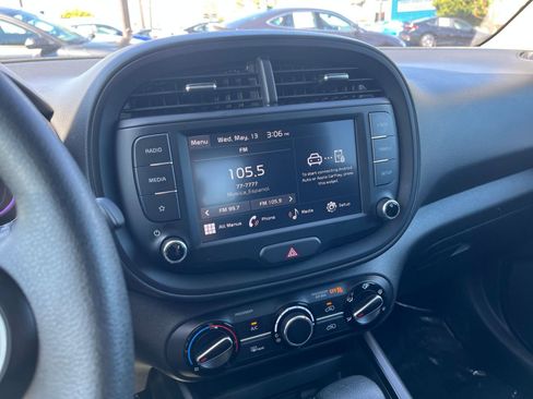 Used 2025 Kia Soul LX w/ LX Technology Package FWD image 17