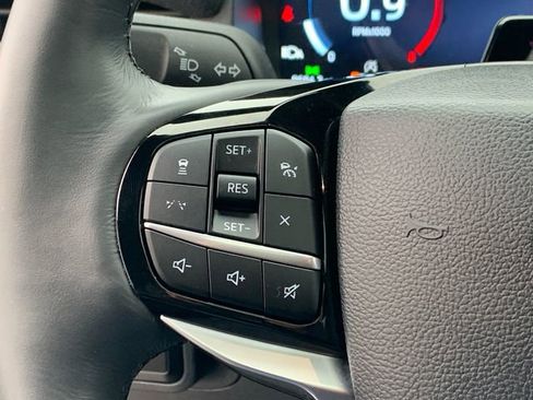 Certified 2025 Ford Explorer Platinum image 33