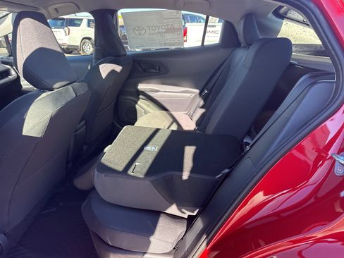 New 2026 Toyota Prius LE FWD image 31