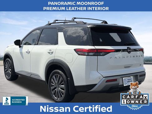 Certified 2024 Nissan Pathfinder SL w/ SL Premium Package FWD image 3