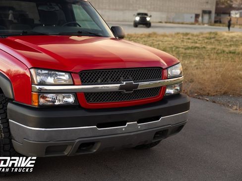 Used 2004 Chevrolet Silverado 2500 LS w/ Skid Plate Package image 3