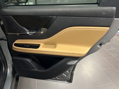 Used 2022 Lincoln Corsair Grand Touring image 12