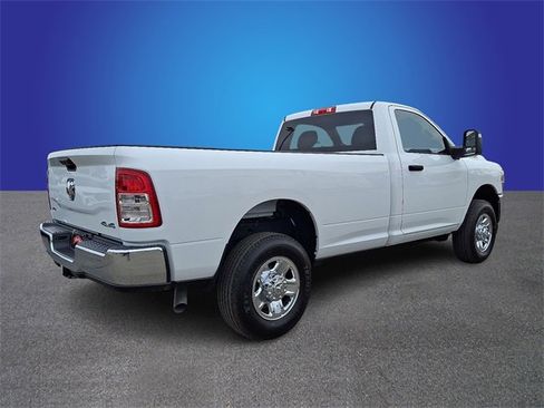 Used 2024 RAM 2500 Tradesman w/ Chrome Appearance Group image 5