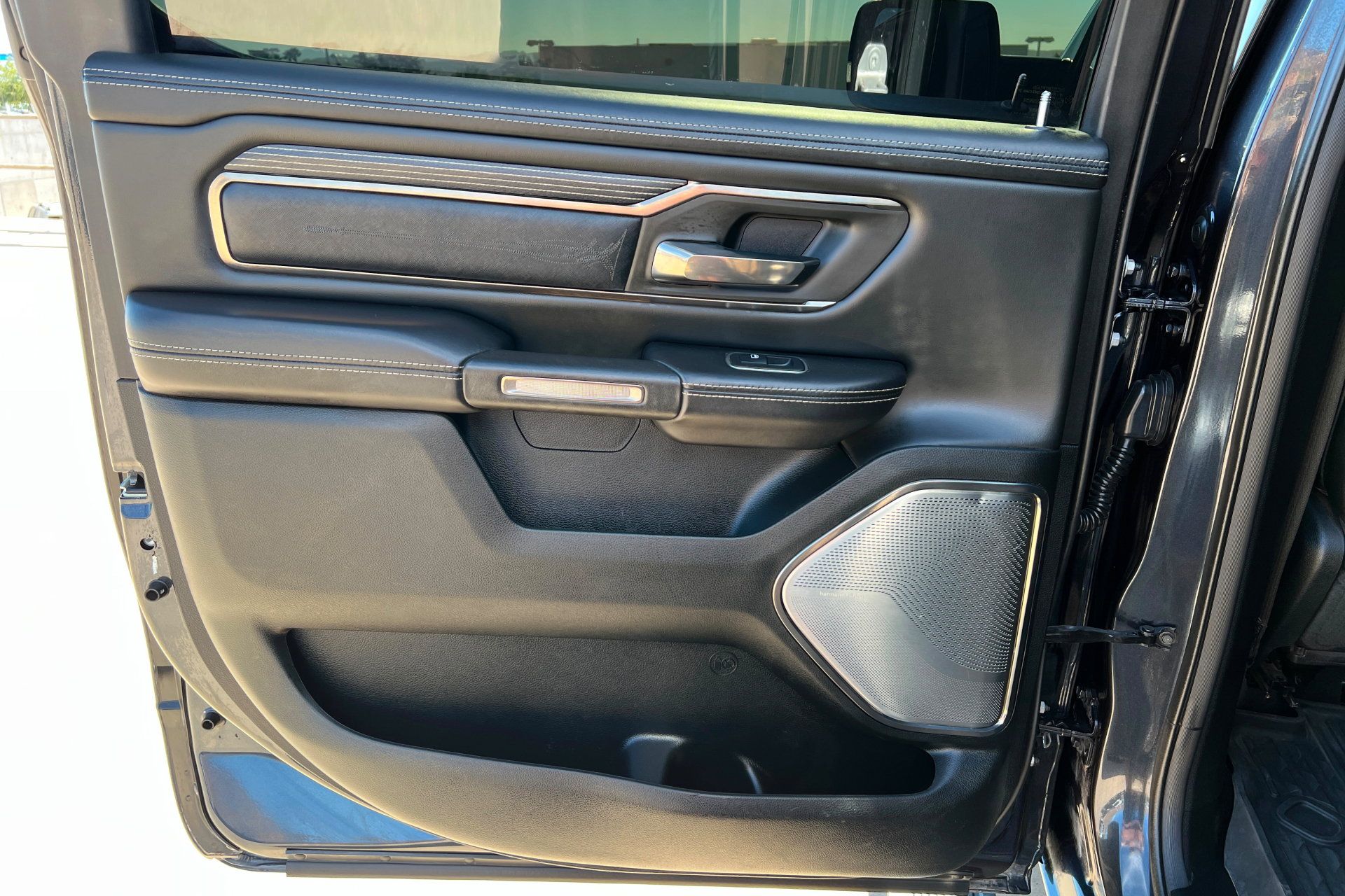 Used 2020 RAM 1500 Limited AWD/4WD image 18
