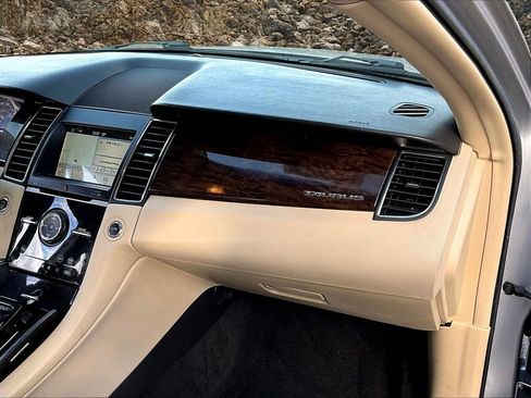 Used 2018 Ford Taurus Limited image 14