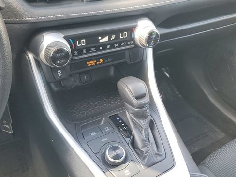Certified 2020 Toyota RAV4 LE AWD/4WD image 15
