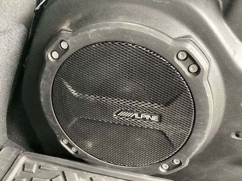 Used 2018 Jeep Wrangler Unlimited Sahara image 39