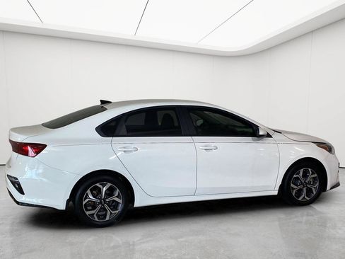 Used 2020 Kia Forte LXS FWD image 11