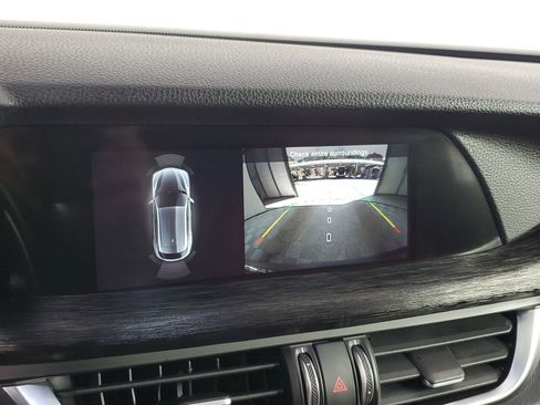 Used 2024 Alfa Romeo Stelvio Sprint image 40