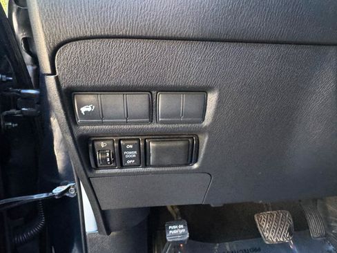 Used 2018 Nissan Armada SL w/ Moonroof Package AWD/4WD image 32