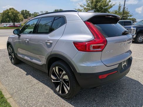 New 2026 Volvo XC40 B5 Plus w/ Climate Package image 6