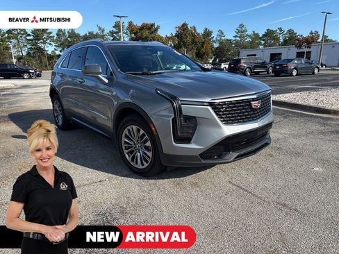 Used 2024 Cadillac XT4 Premium Luxury image 1