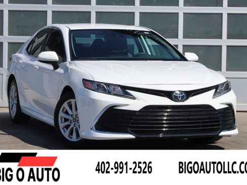 Used 2022 Toyota Camry LE image 1