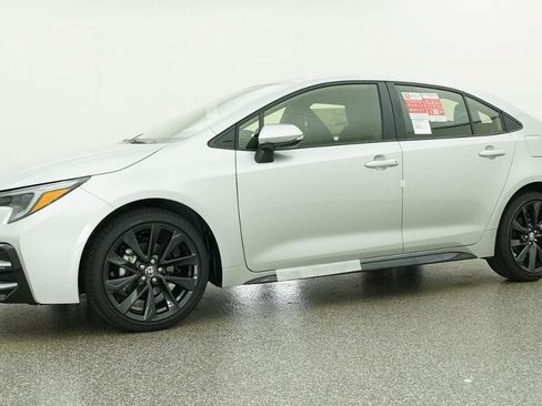 Used 2026 Toyota Corolla SE w/ SE Premium Package FWD image 34