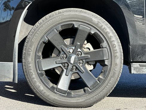 Used 2018 Cadillac Escalade Premium Luxury image 27