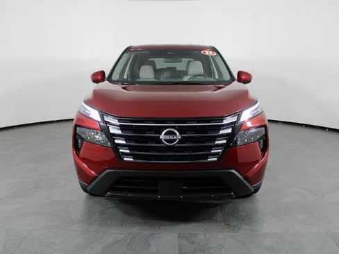 Certified 2025 Nissan Rogue SV image 14