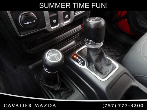 Used 2018 Jeep Wrangler Sport AWD/4WD image 34