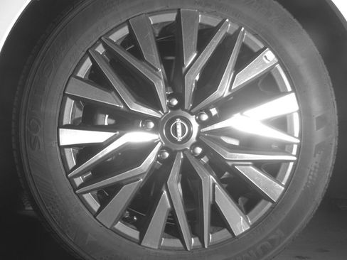 Used 2025 Nissan Altima 2.5 SV FWD image 9