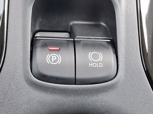 Used 2024 Toyota Corolla Cross XLE w/ Convenience Package AWD/4WD image 25