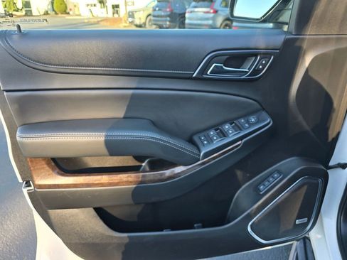 Used 2018 Chevrolet Suburban LT image 11