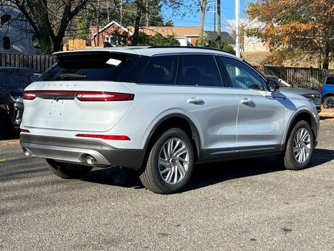 New 2026 Lincoln Corsair Premiere image 4