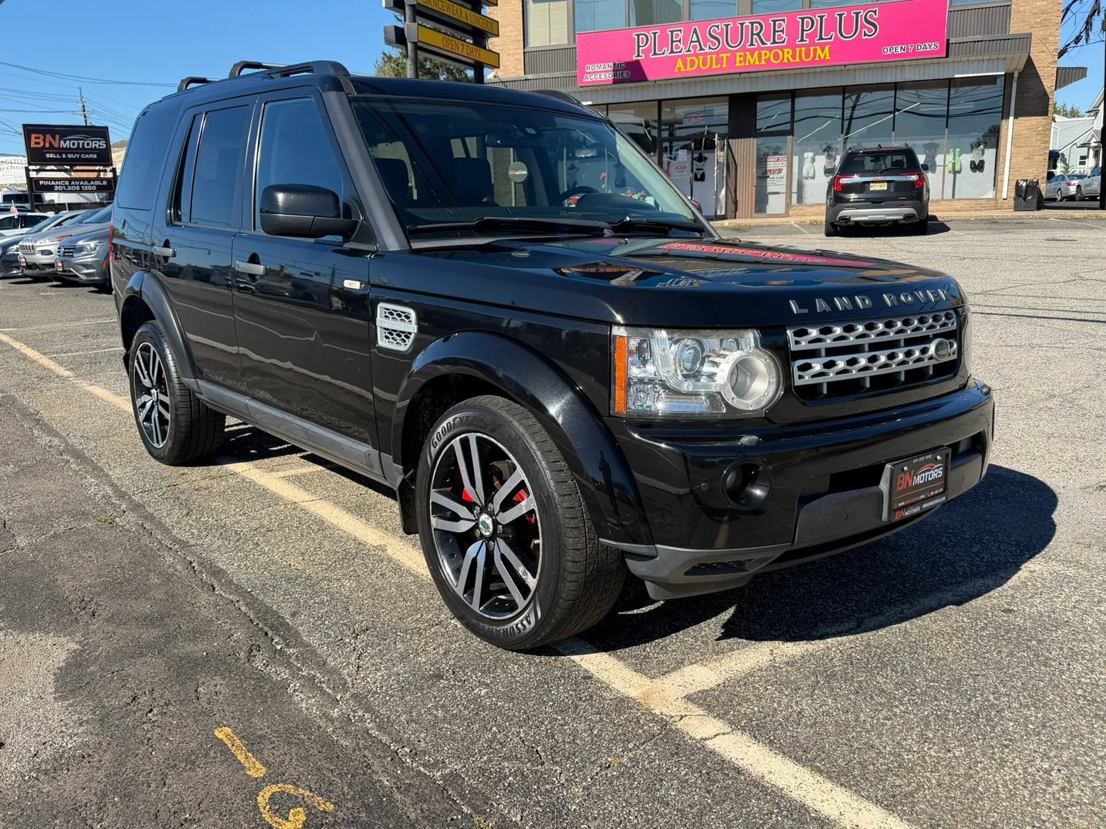 Used 2012 Land Rover LR4 HSE LUX w/ Luxury Pkg AWD/4WD image 4