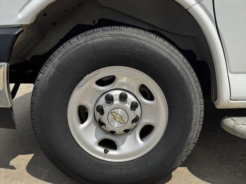Used 2023 Chevrolet Express 2500 w/ Driver Convenience Package image 9
