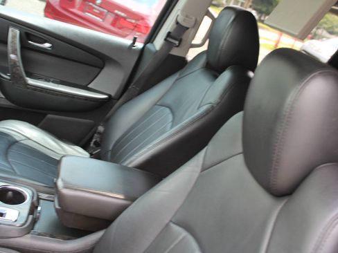 Used 2012 GMC Acadia Denali AWD/4WD image 21