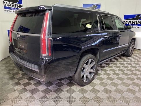 Used 2015 Cadillac Escalade ESV Premium image 16