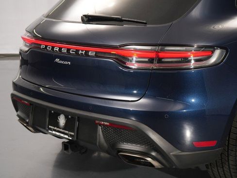 Used 2022 Porsche Macan AWD/4WD image 12