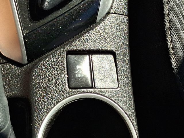 Used 2018 Toyota Corolla LE FWD image 23